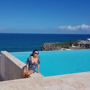 Meet your Posher, Ana